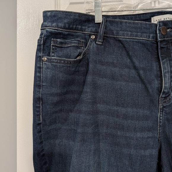 Lane Bryant Dark Wash Signature Fit Mid-Rise Straight Denim Jean Size 24S Short - Picture 2 of 14